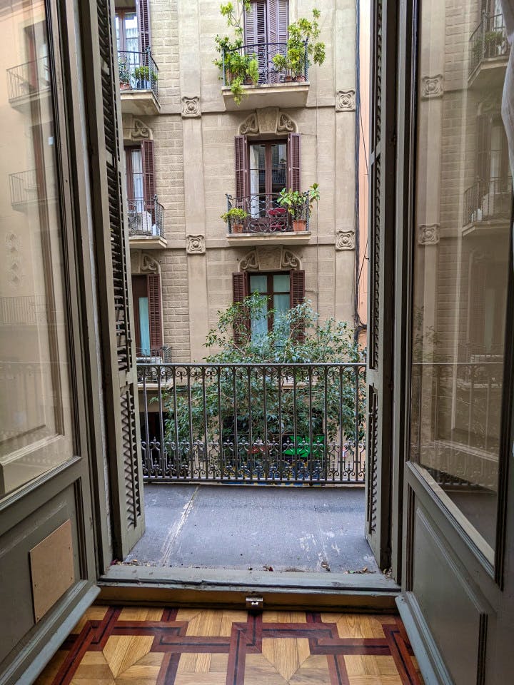  Premium  -  Modern Coliving Room in the Heart of Vibrant Ciutat Vella, Barcelona Apartment  - Gallery -  8