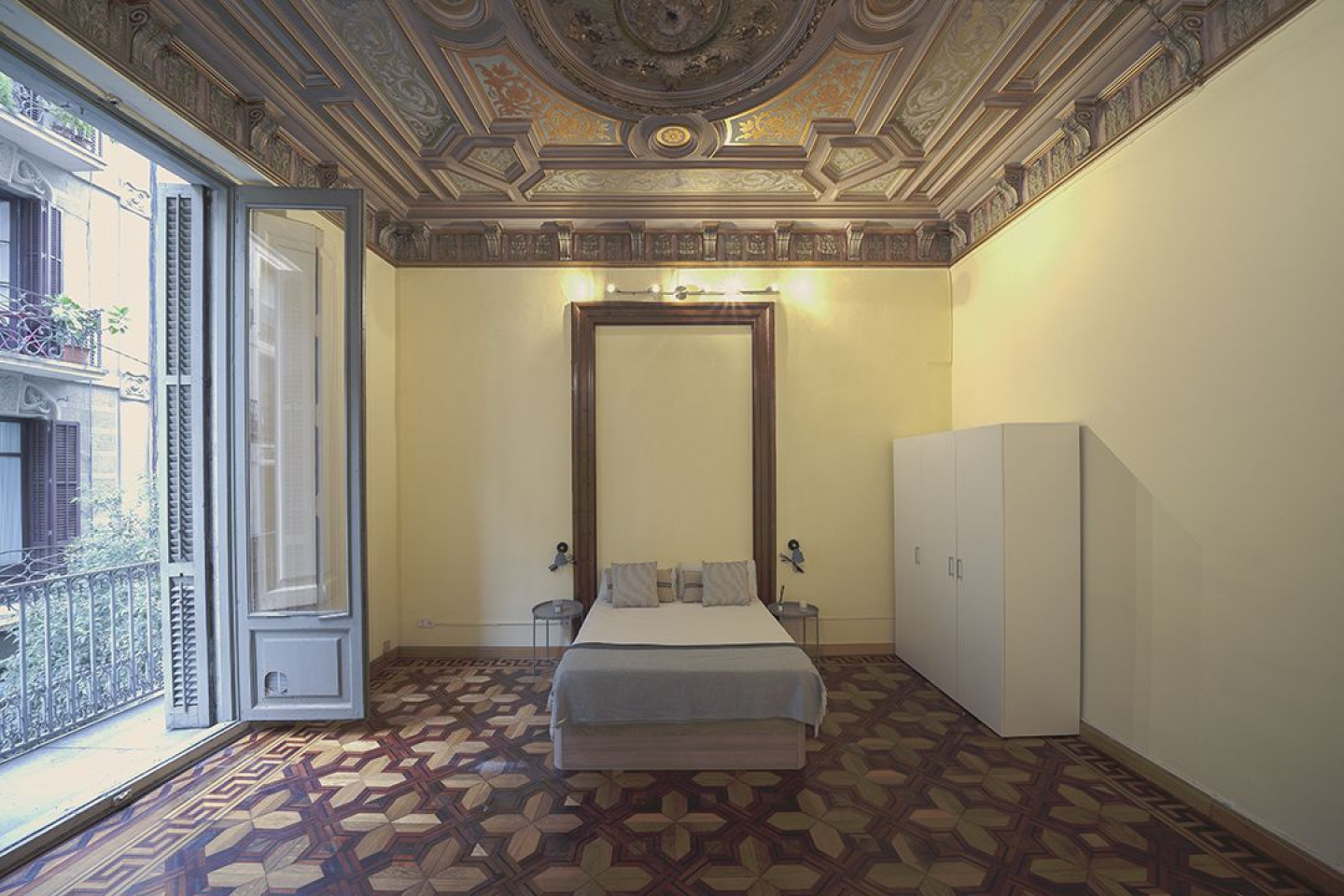  Premium  -  Modern Coliving Room in the Heart of Vibrant Ciutat Vella, Barcelona Apartment  - Gallery -  18