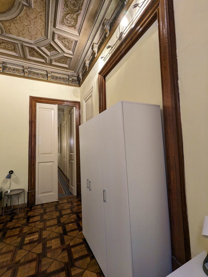  Premium  -  Modern Coliving Room in the Heart of Vibrant Ciutat Vella, Barcelona Apartment  - Gallery -  10