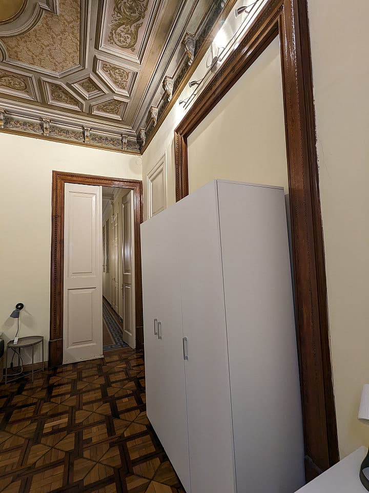  Premium  -  Modern Coliving Room in the Heart of Vibrant Ciutat Vella, Barcelona Apartment  - Gallery -  58