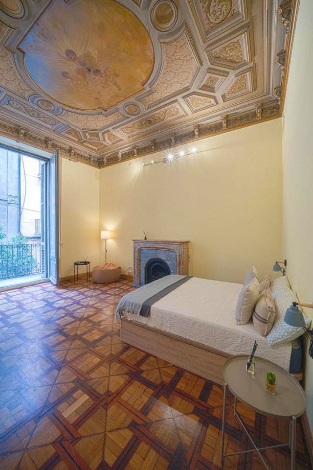  Premium  -  Modern Coliving Room in the Heart of Vibrant Ciutat Vella, Barcelona Apartment  - Gallery -  11
