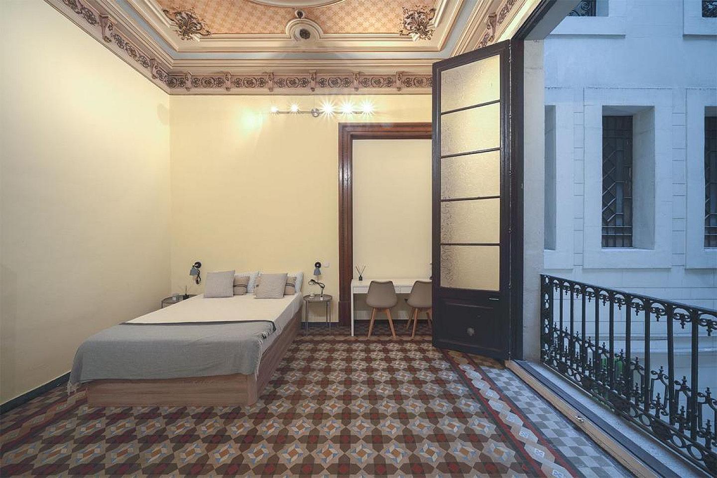  Premium  -  Modern Coliving Room in the Heart of Vibrant Ciutat Vella, Barcelona Apartment  - Gallery -  33