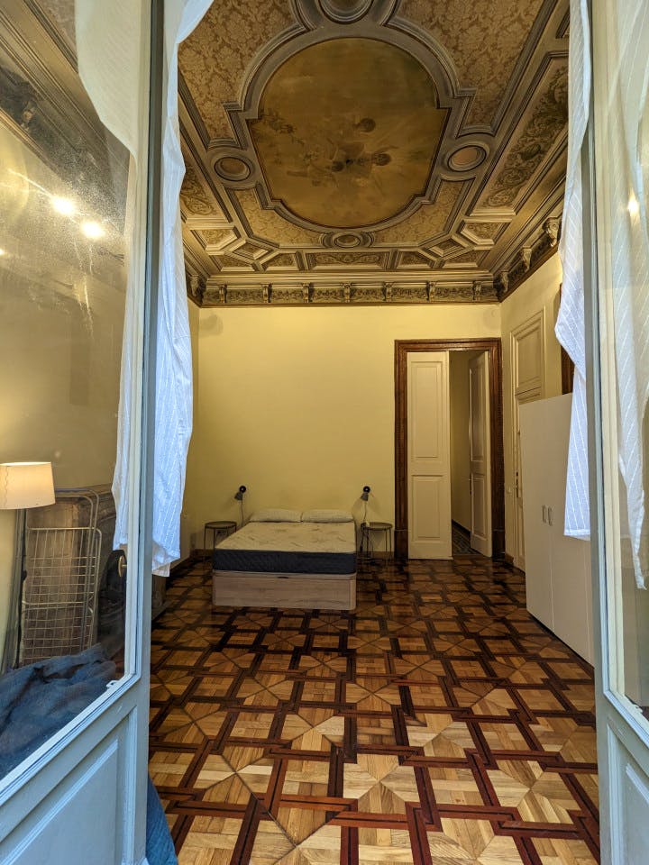  Premium  -  Modern Coliving Room in the Heart of Vibrant Ciutat Vella, Barcelona Apartment  - Gallery -  16