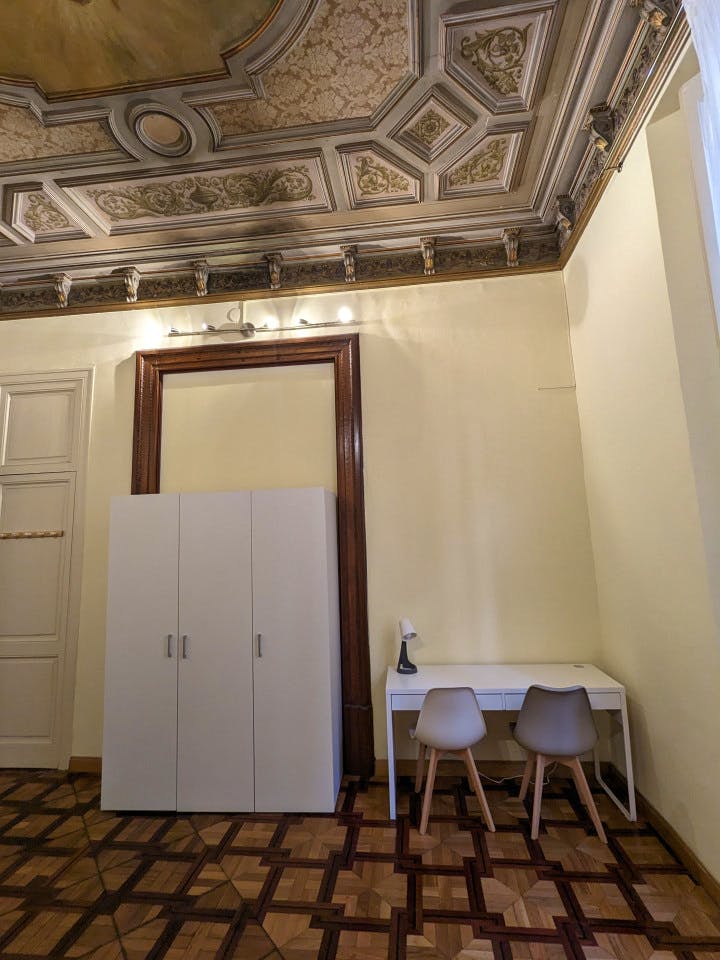  Premium  -  Modern Coliving Room in the Heart of Vibrant Ciutat Vella, Barcelona Apartment  - Gallery -  12