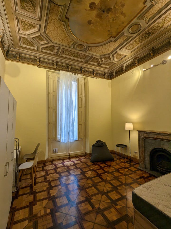  Premium  -  Modern Coliving Room in the Heart of Vibrant Ciutat Vella, Barcelona Apartment  - Gallery -  9