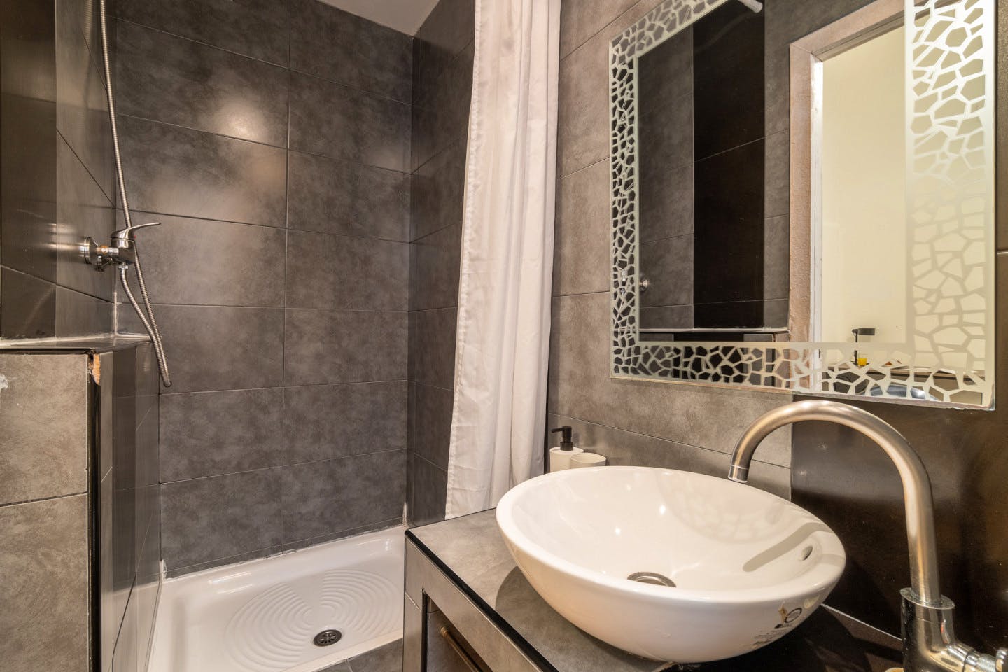  Private Bathroom  -  Modern Coliving Room in the Heart of Vibrant Ciutat Vella, Barcelona Apartment  - Gallery -  2
