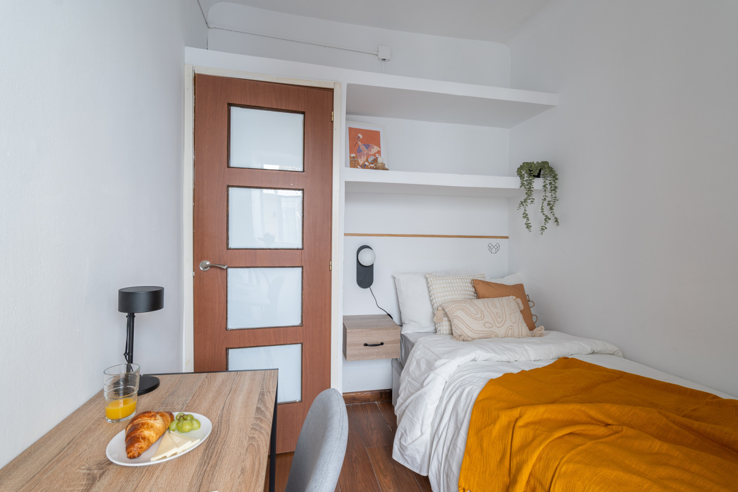  Private Bathroom  -  Modern Coliving Room in the Heart of Vibrant Ciutat Vella, Barcelona Apartment  - Gallery -  31