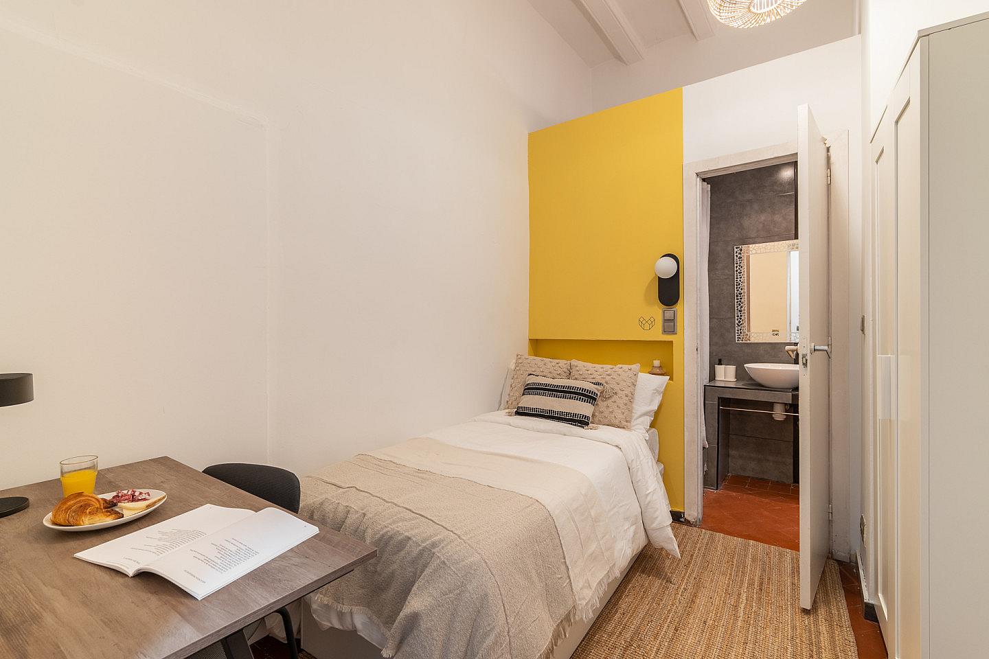  Private Bathroom  -  Modern Coliving Room in the Heart of Vibrant Ciutat Vella, Barcelona Apartment  - Gallery -  52