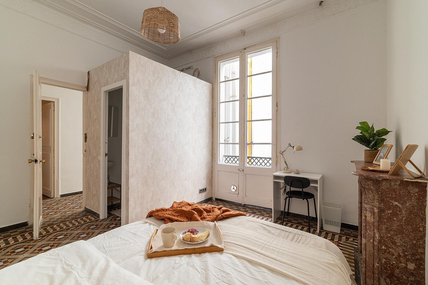  Private Bathroom  -  Modern Coliving Room in the Heart of Vibrant Ciutat Vella, Barcelona Apartment  - Gallery -  55