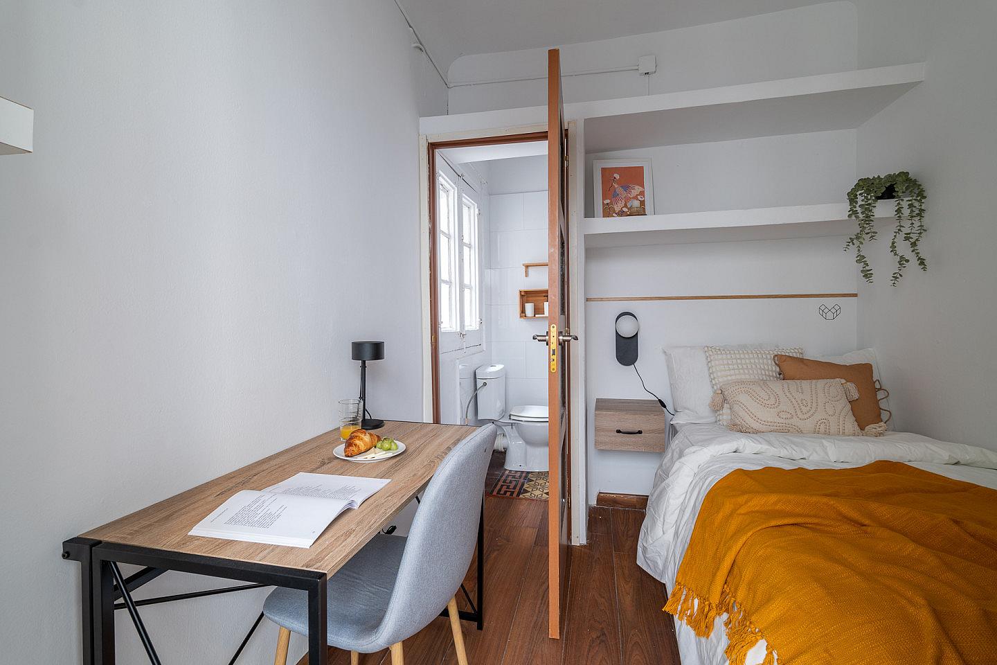  Private Bathroom  -  Modern Coliving Room in the Heart of Vibrant Ciutat Vella, Barcelona Apartment  - Gallery -  64