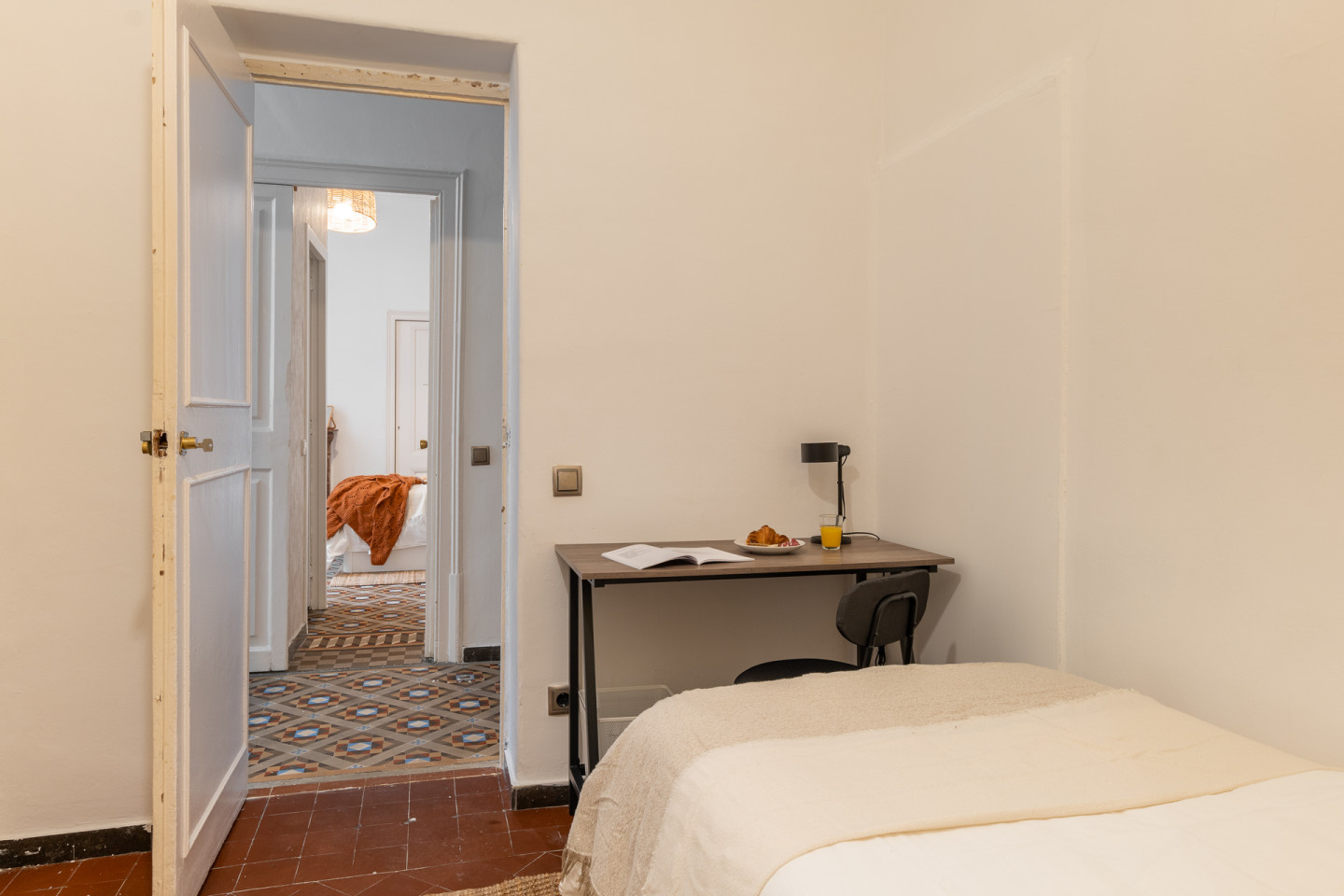  Private Bathroom  -  Modern Coliving Room in the Heart of Vibrant Ciutat Vella, Barcelona Apartment  - Gallery -  17