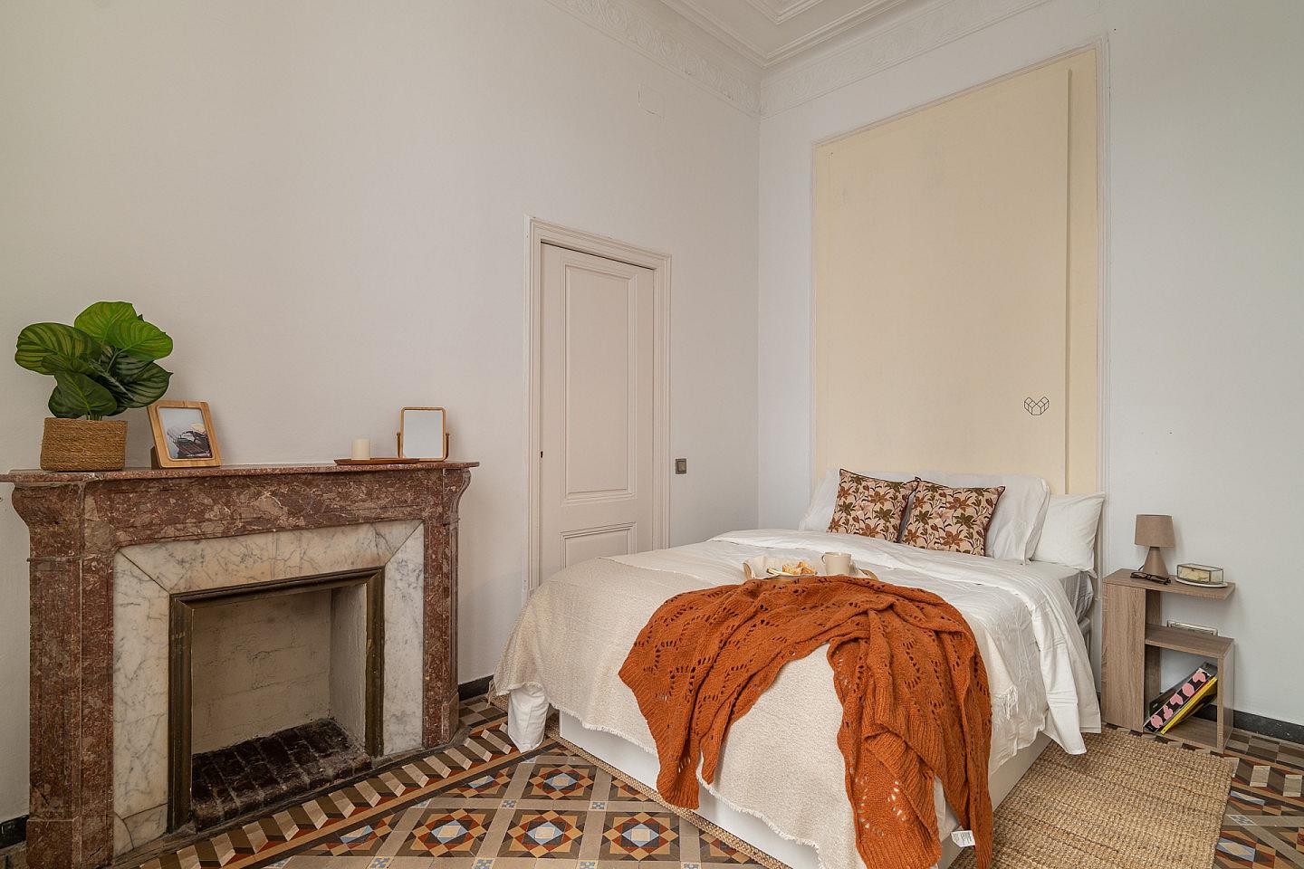  Private Bathroom  -  Modern Coliving Room in the Heart of Vibrant Ciutat Vella, Barcelona Apartment  - Gallery -  58