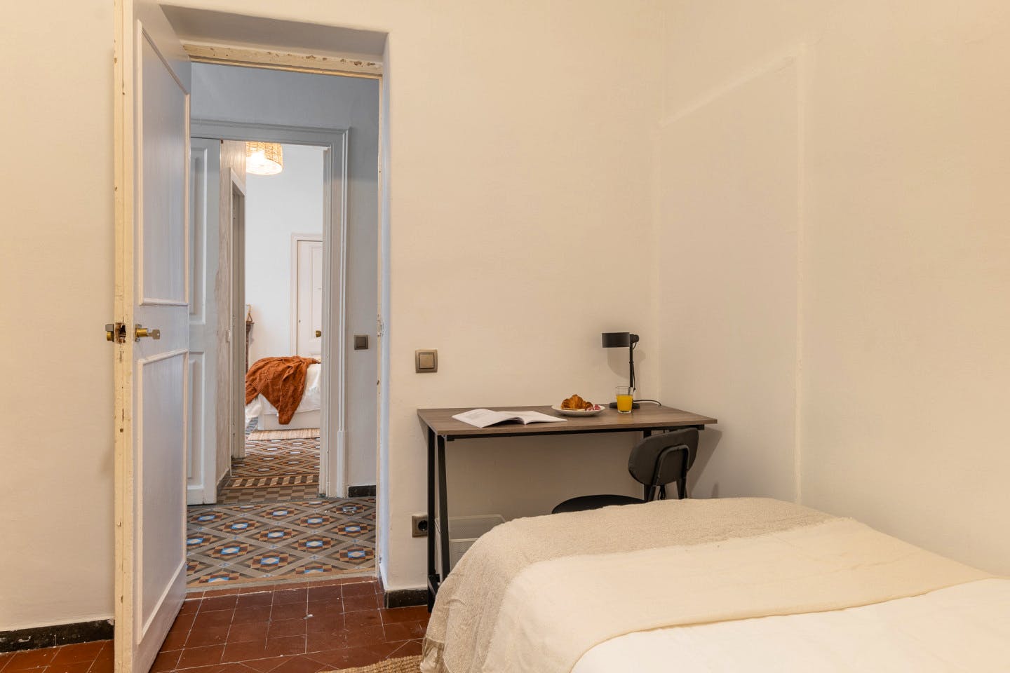  Private Bathroom  -  Modern Coliving Room in the Heart of Vibrant Ciutat Vella, Barcelona Apartment  - Gallery -  1