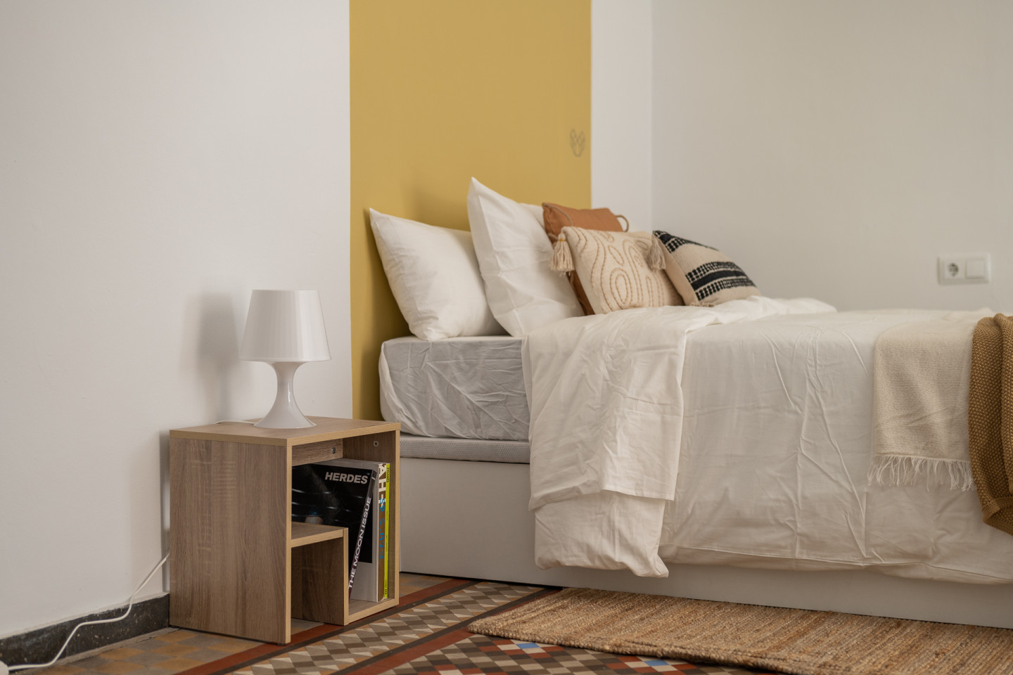  Premium Private Bathroom  -  Modern Coliving Room in the Heart of Vibrant Ciutat Vella, Barcelona Apartment  - Gallery -  17