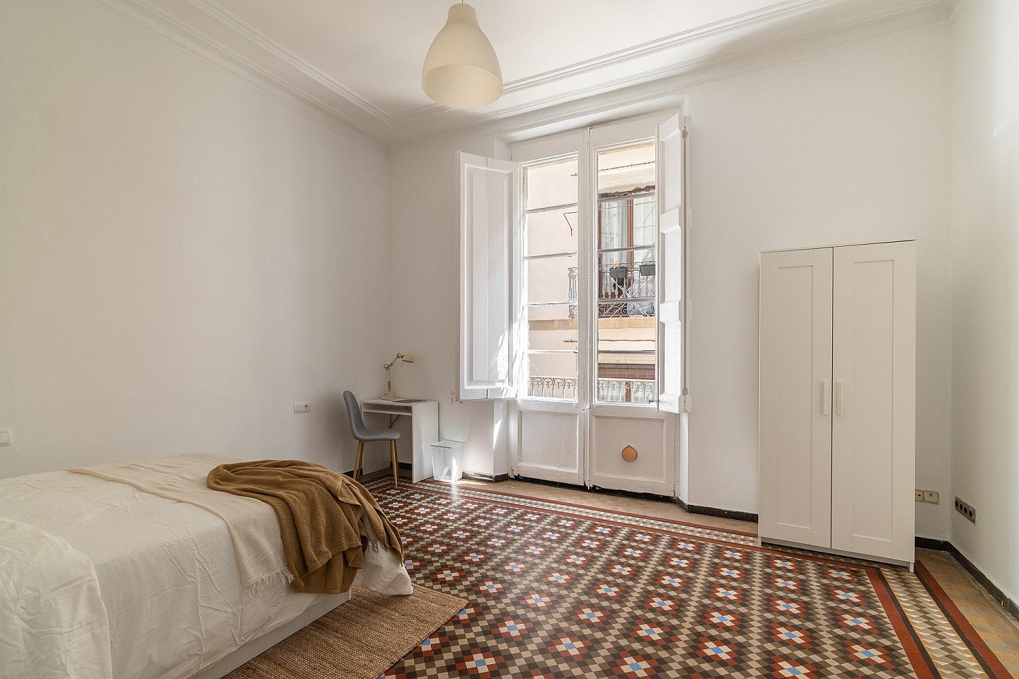  Premium Private Bathroom  -  Modern Coliving Room in the Heart of Vibrant Ciutat Vella, Barcelona Apartment  - Gallery -  29