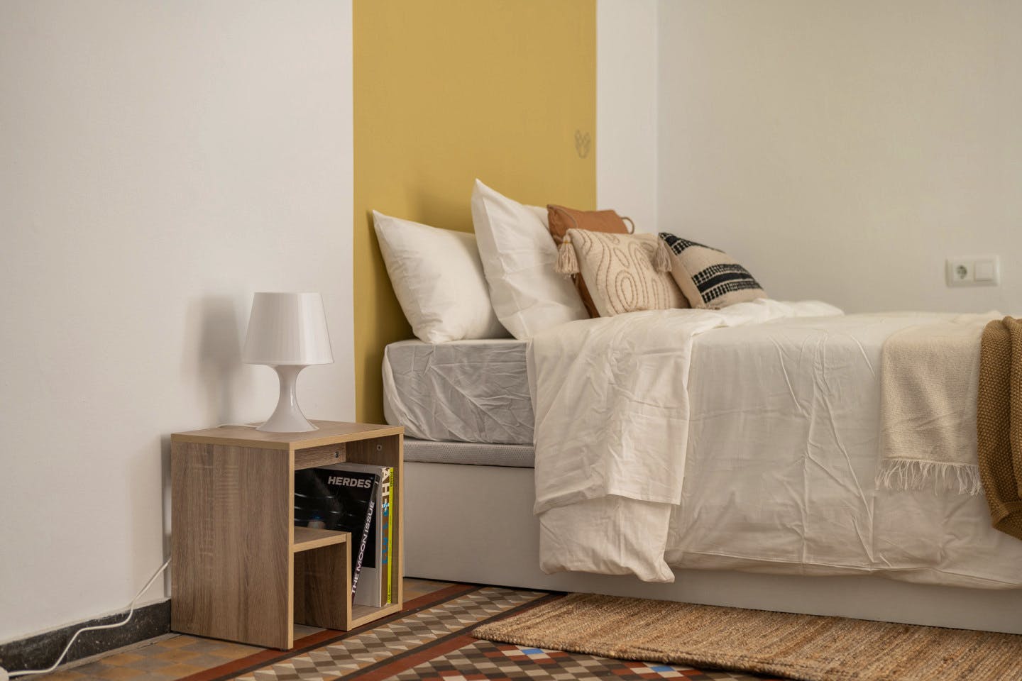  Premium Private Bathroom  -  Modern Coliving Room in the Heart of Vibrant Ciutat Vella, Barcelona Apartment  - Gallery -  7