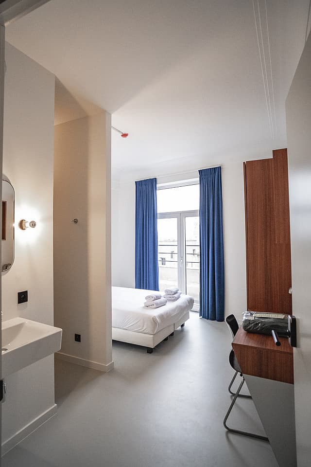  Standard Room  -  Coliving in Renaissance Revival Style Amidst an Art-Enriched Neighborhood  - Gallery -  56