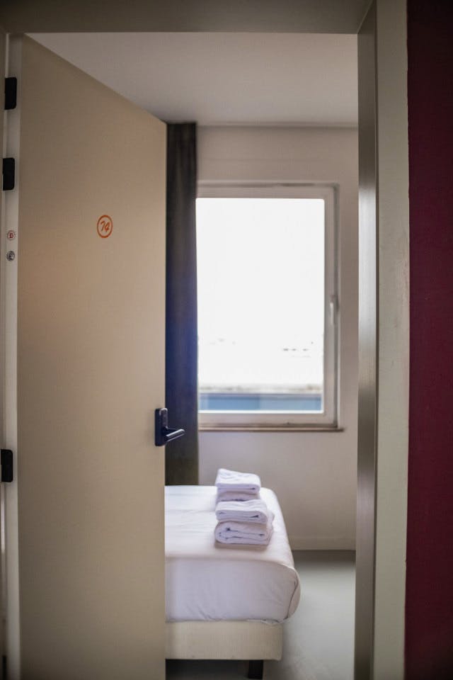  Standard Room  -  Coliving in Renaissance Revival Style Amidst an Art-Enriched Neighborhood  - Gallery -  8