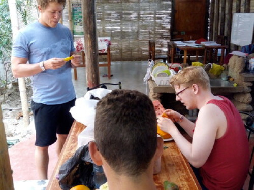 Host Family enjoys socialising - Gallery - 29