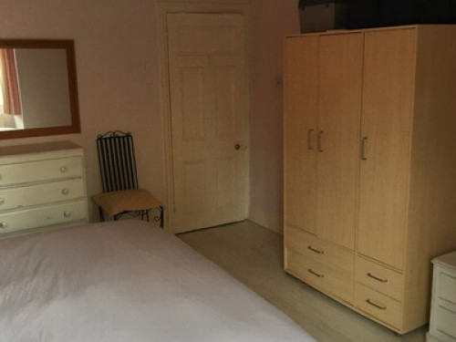Double bedroom with super king bed 