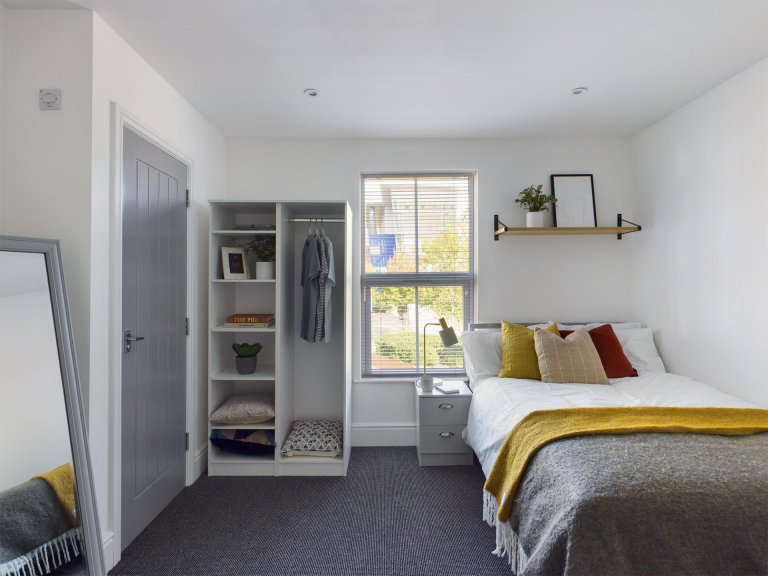  6 Bedroom House, 47  -  Monks Road  - Gallery -  8