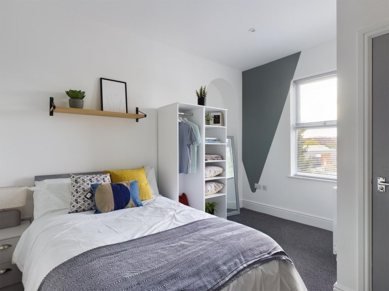  6 Bedroom House, 47  -  Monks Road  - Gallery -  10