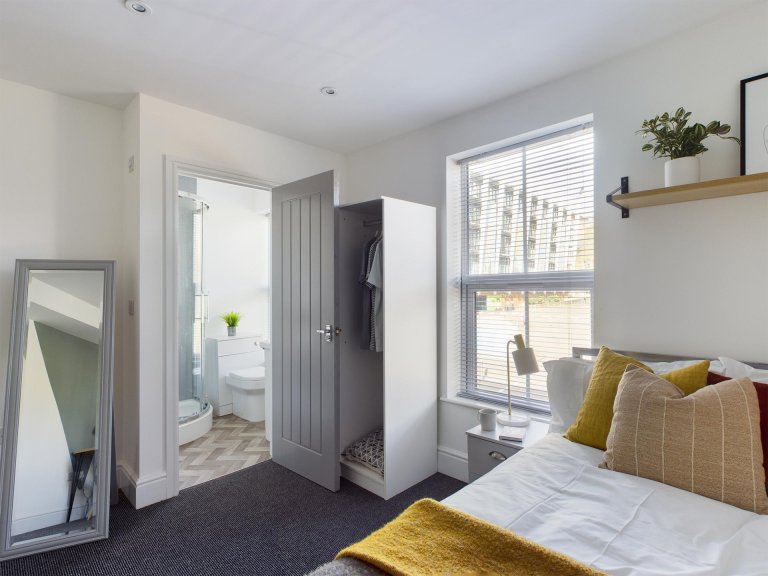  6 Bedroom House, 47  -  Monks Road  - Gallery -  2