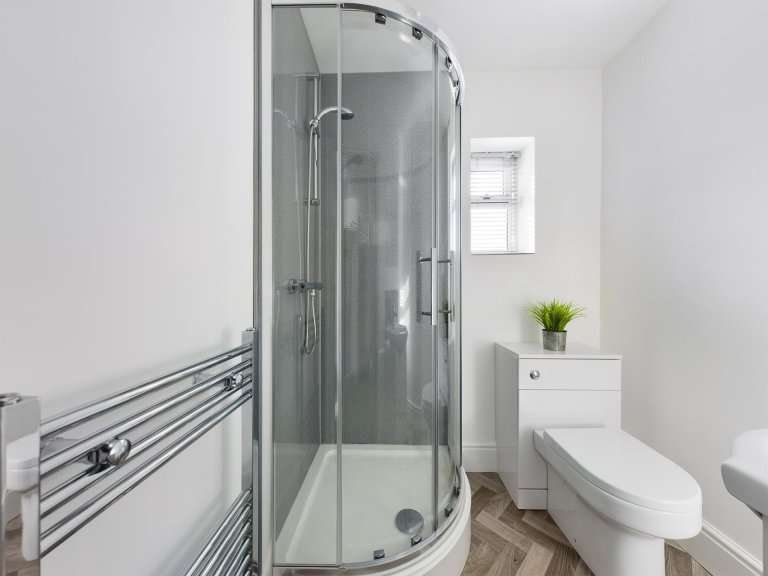  6 Bedroom House, 47  -  Monks Road  - Gallery -  7