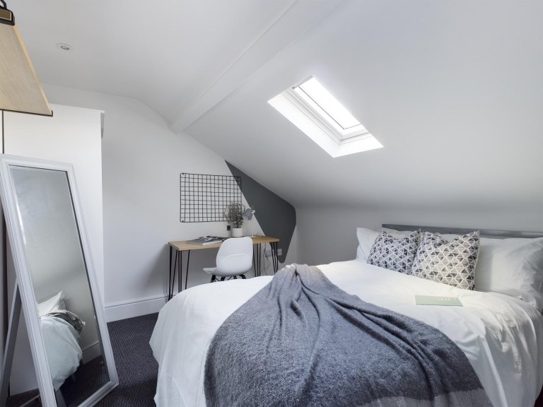  6 Bedroom House, 47  -  Monks Road  - Gallery -  1