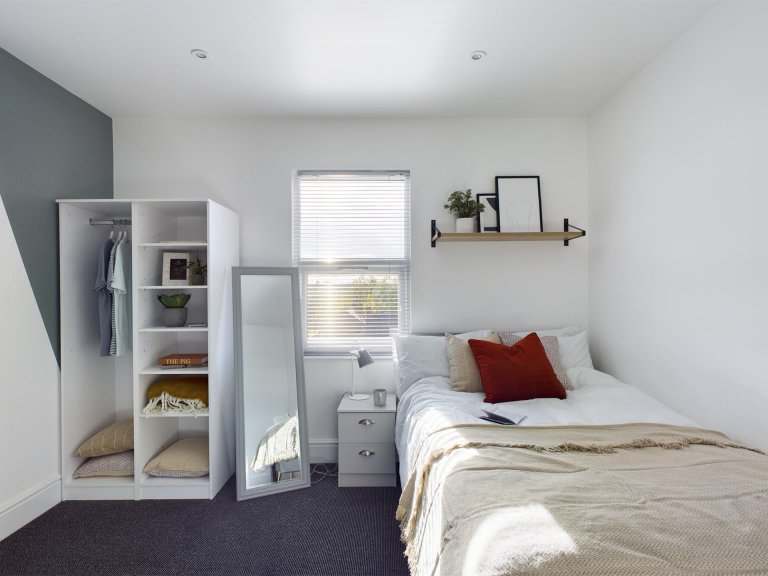  6 Bedroom House, 47  -  Monks Road  - Gallery -  9