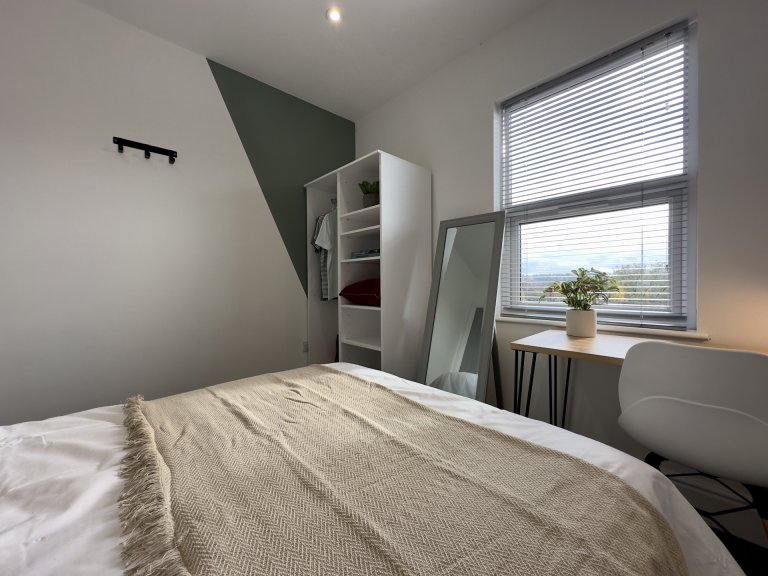  6 Bedroom House, 43  -  Monks Road  - Gallery -  11