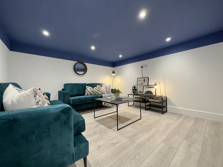  6 Bedroom House, 43  -  Monks Road  - Gallery -  4