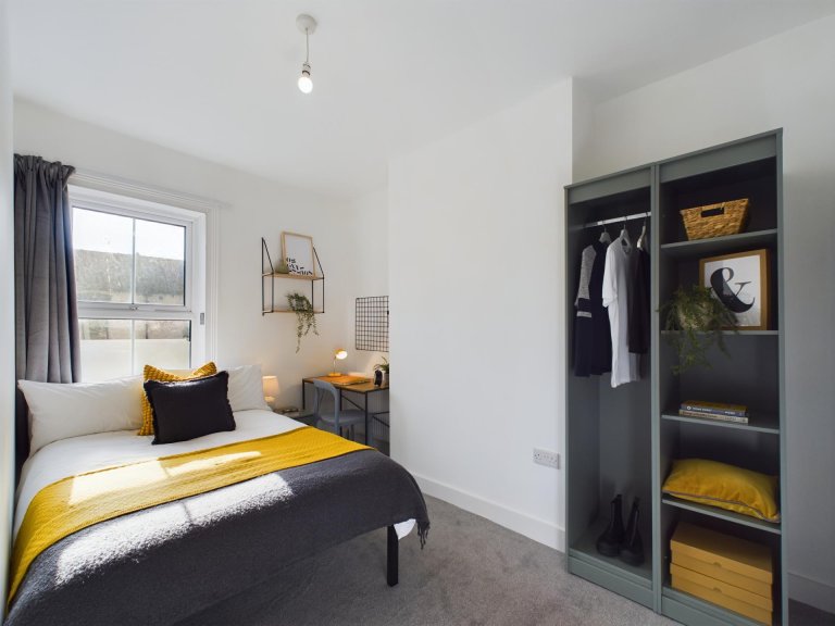  6 Bedroom House, 32  -  Monks Road  - Gallery -  21