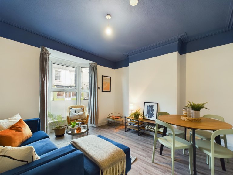  6 Bedroom House, 32  -  Monks Road  - Gallery -  15