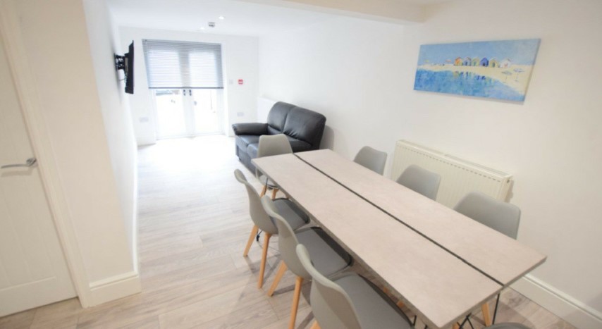 10 Bedroom House -15 Monks Road - Monks Road - Gallery - 7