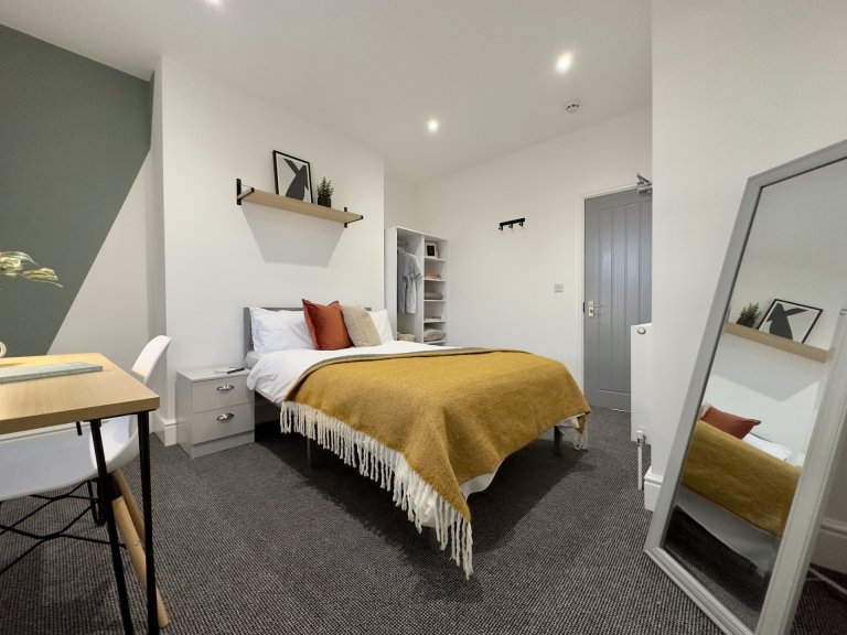 6 Bedroom House - 45 Monks Road - Monks Road - Gallery - 5