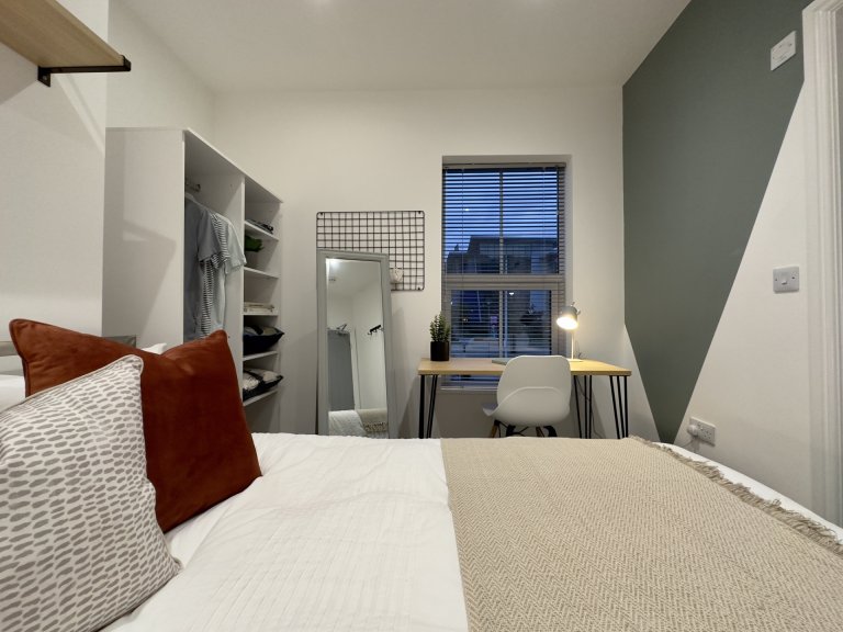 6 Bedroom House - 45 Monks Road - Monks Road - Gallery - 2