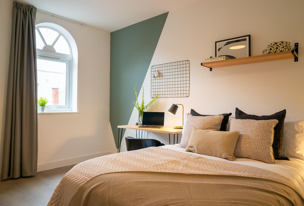  6 Bedroom House  -  Thesiger Street  - Gallery -  3