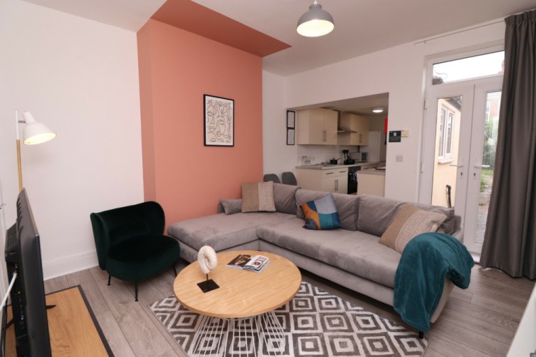  5 Bedroom House - 43 Thesiger Street  -  Thesiger Street  - Gallery -  6