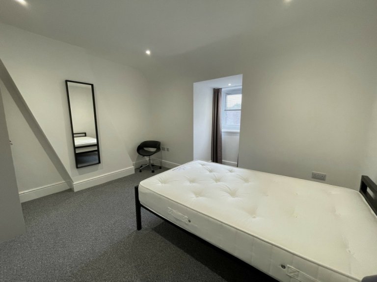 2 Bedroom House, 20 A Portland Street  -  Portland Street  - Gallery -  1
