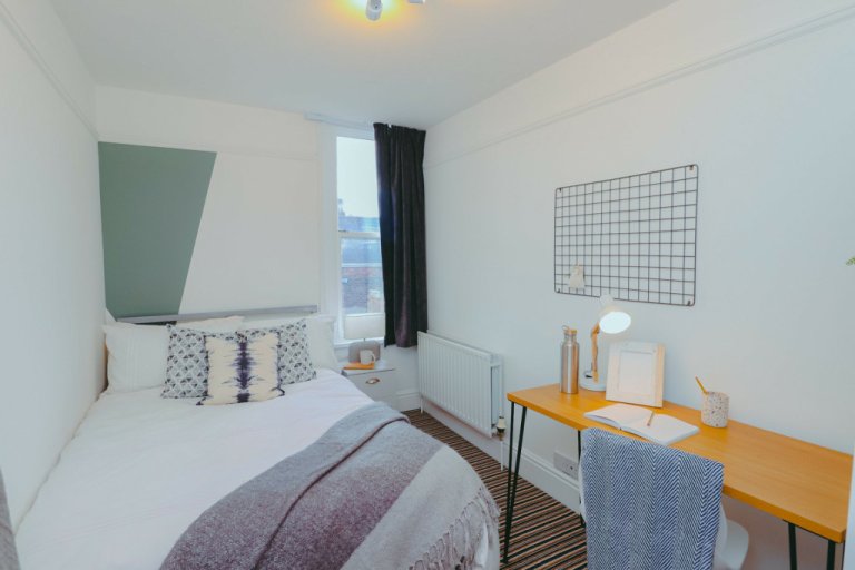  5 Bedroom House, 71A  -  West Parade  - Gallery -  4