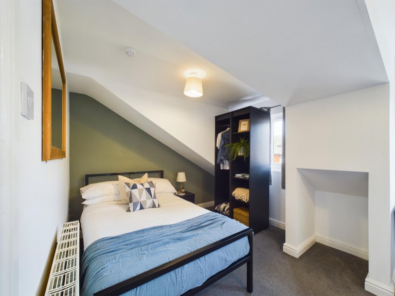  6 Bedroom House, 73  -  West Parade  - Gallery -  8