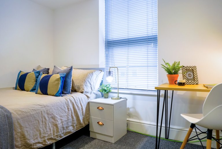  6 Bedroom House, 148  -  West Parade  - Gallery -  8