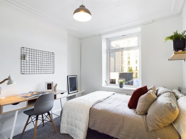  6 Bedroom House  -  West Parade  - Gallery -  5