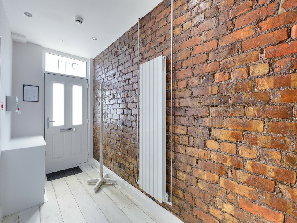 8 Bedroom House - 211 Molyneux Road - 6