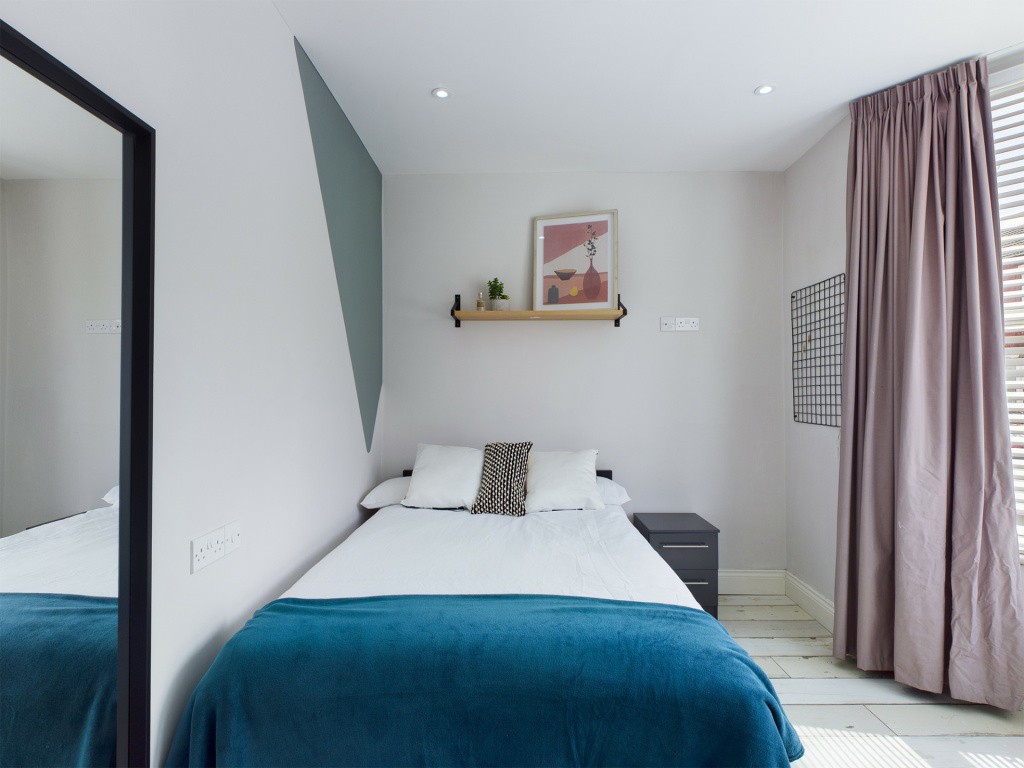 8 Bedroom House - 211 Molyneux Road - 8