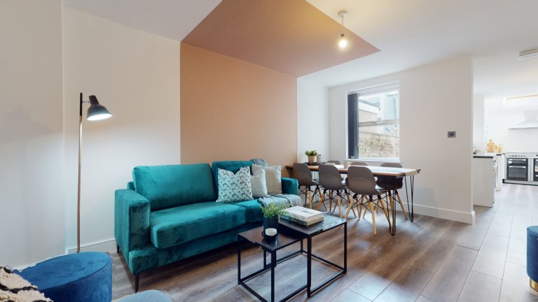  6 Bedroom House - 18 Halsbury Road  -  Halsbury Road  - Gallery -  8