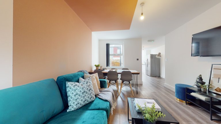  6 Bedroom House - 18 Halsbury Road  -  Halsbury Road  - Gallery -  5