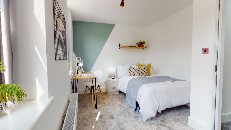  6 Bedroom House - 18 Halsbury Road  -  Halsbury Road  - Gallery -  4