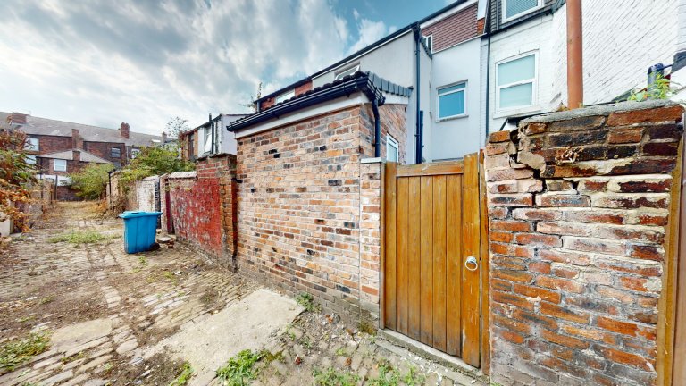  6 Bedroom House - 18 Halsbury Road  -  Halsbury Road  - Gallery -  9
